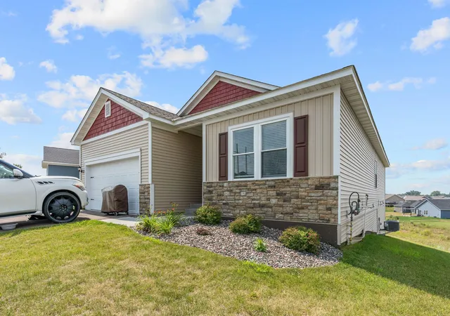 1st image of 10112 188th Ave Nw, Elk River, MN 55330 | MLS# 7105408