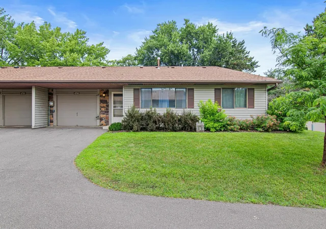 Homes for sale in Shoreview, MN | 4793 Avon St, Shoreview, MN 55126 | MLS# 7105417