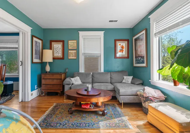 Listing Photo 5 - Condo for sale in building located at 1123 5th St NE, Minneapolis, MN 55413