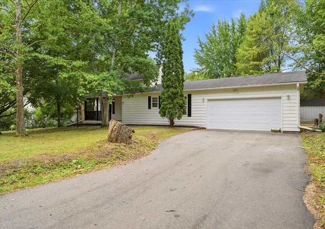 Photo 3 of Single family home for sale at 3715 31st Avenue N, Minneapolis, MN 55422 | MLS# 7105434 | Listing updated on 2026-08-13