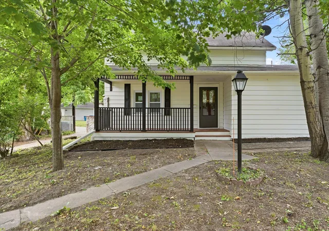 Photo 3 of Single family home for sale at 3715 31st Avenue N, Minneapolis, MN 55422 | MLS# 7105434 | Listing updated on 2026-08-13