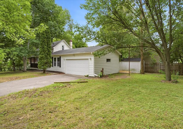 Photo 4 of Single family home for sale at 3715 31st Avenue N, Minneapolis, MN 55422 | MLS# 7105434 | Listing updated on 2026-08-13
