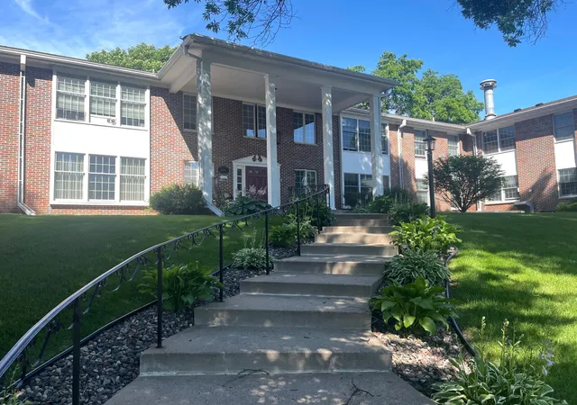 Homes for sale in Stillwater, MN | 408 3rd St N #104, Stillwater, MN 55082 | MLS# 7105458
