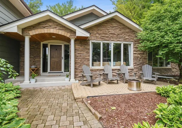4th image of 140 Lakeview Terrace Blvd, Waconia, MN 55387 | MLS# 7105469