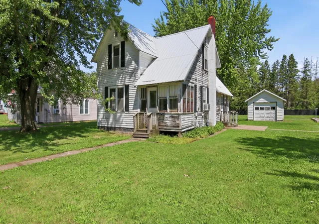 3rd image of 427 E River Ave, Barron, WI 54812 | MLS# 7105470