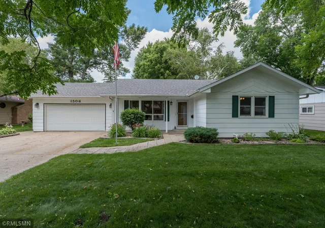 Homes for sale in Mankato, MN | 1506 James Dr, Mankato, MN 56003 | MLS# 7105473