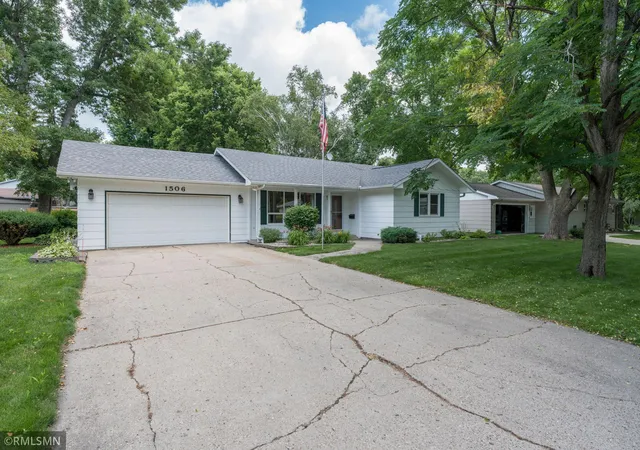 Homes for sale in Mankato, MN | 1506 James Dr, Mankato, MN 56003 | MLS# 7105473