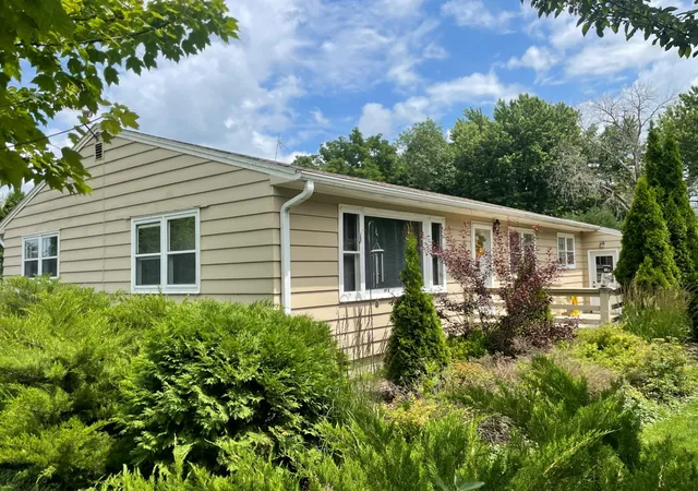 Homes for sale in Albert Lea, MN | 1806 Bellview Ln, Albert Lea, MN 56007 | MLS# 7105479