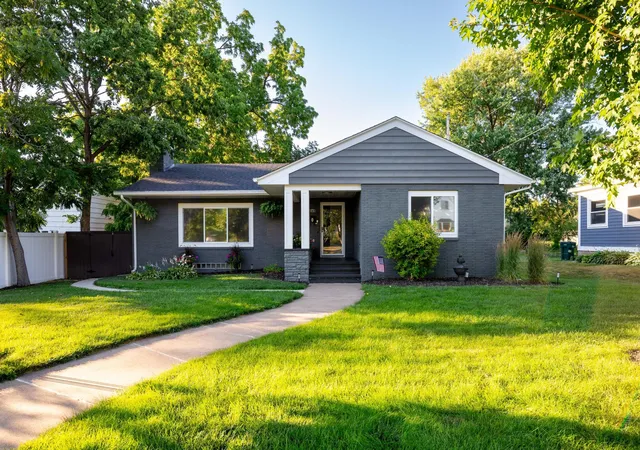 2nd image of 615 Vine St, Hudson, WI 54016 | MLS# 7105490