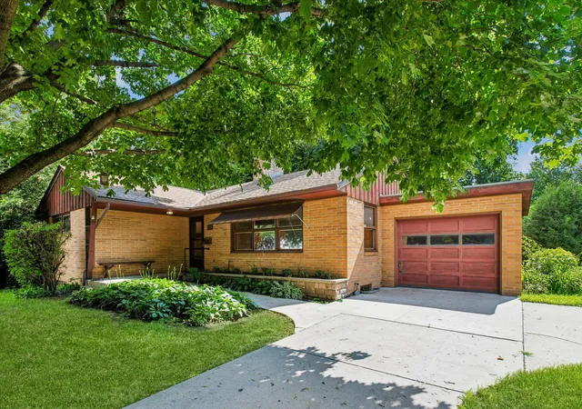 Photo 3 of Single family home for sale at 619 Nevada St, Northfield, MN 55057 | MLS# 7105497 | Listing updated on 2026-09-19