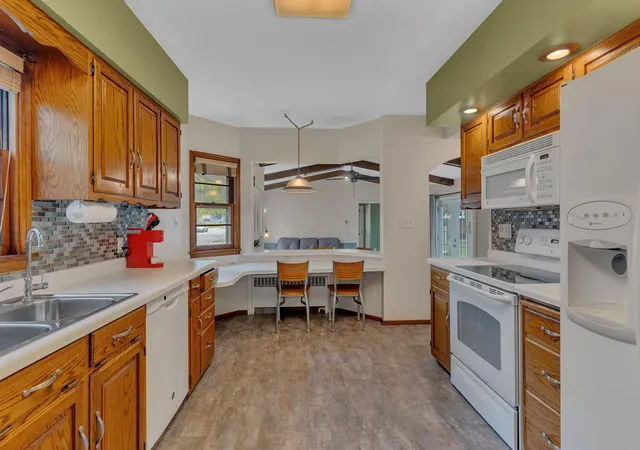 Photo 4 of Single family home for sale at 624 11th Street SW, Willmar, MN 56201 | MLS# 7105530 | Listing updated on 2026-10-06