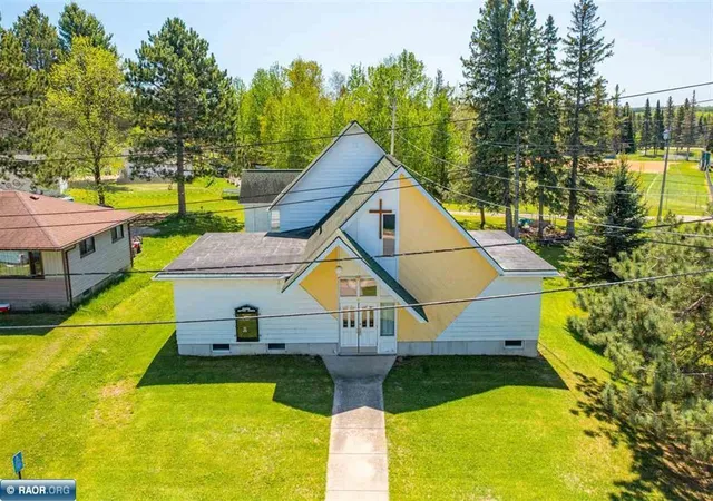 Photo 3 of Single family home for sale at 32 Church St, Soudan, MN 55782 | MLS# 7105568 | Listing updated on 2026-07-08