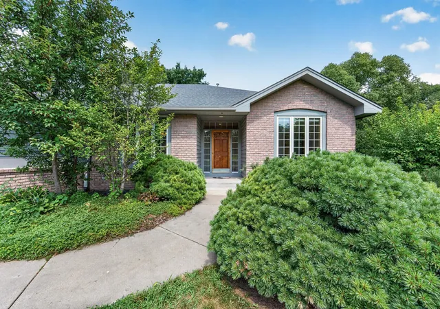 2nd image of 4168 Cashell Gln, Saint Paul, MN 55122 | MLS# 7105572