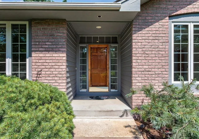 3rd image of 4168 Cashell Gln, Saint Paul, MN 55122 | MLS# 7105572