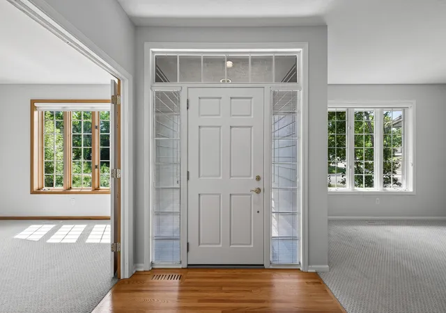 4th image of 4168 Cashell Gln, Saint Paul, MN 55122 | MLS# 7105572