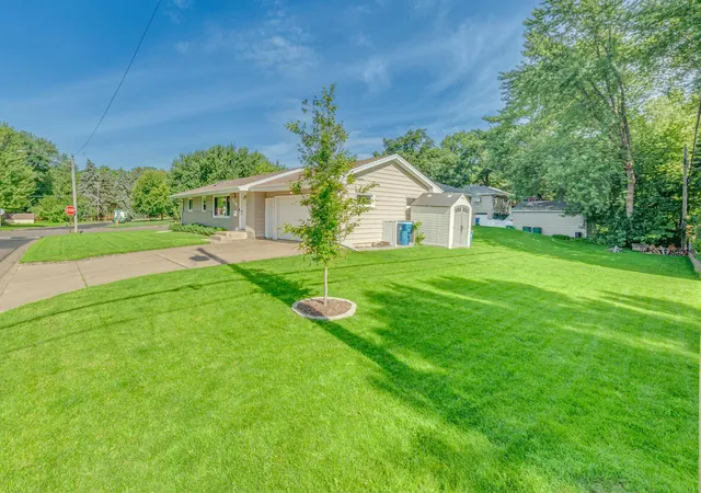 4th image of 7840 Winsdale St N, Golden Valley, MN 55427 | MLS# 7105583