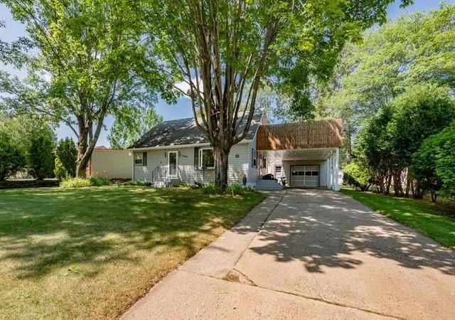1st image of 1403 Sw 1st Ave, Grand Rapids, MN 55744 | MLS# 7105596