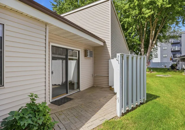 4th image of 416 S Sibley Ave #206, Litchfield, MN 55355 | MLS# 7105598