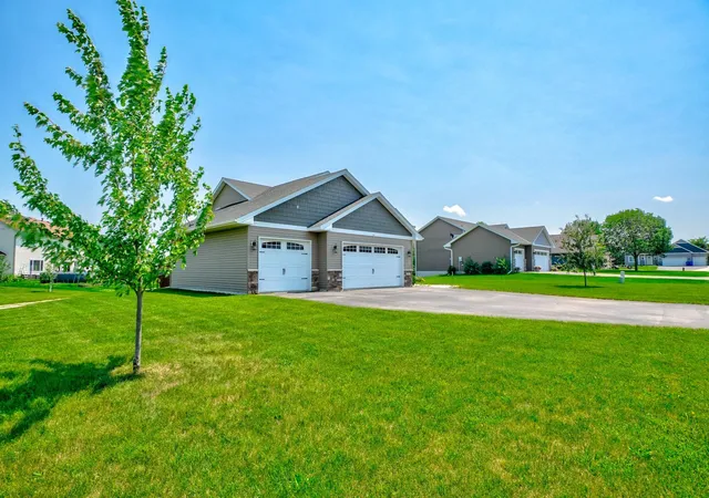 Homes for sale in Roberts, WI | 1004 Wyoming St, Roberts, WI 54023 | MLS# 7105612