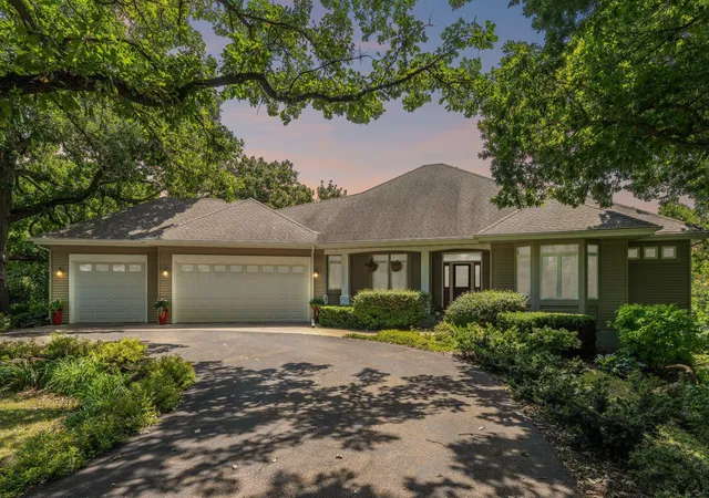 Photo 1 of Single family home for sale at 10035 Woodhill Blvd, Lakeville, MN 55044 | MLS# 7105639 | Listing updated on 2026-09-24