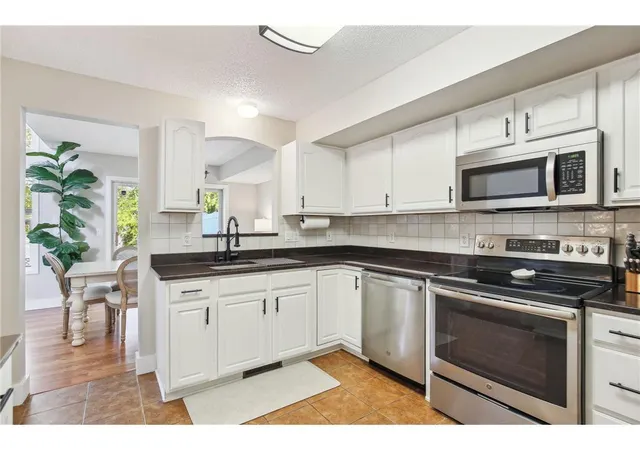 3rd image of 9209 Merrimac Ln N, Maple Grove, MN 55311 | MLS# 7105648