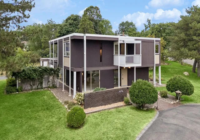 Photo 3 of Single family home for sale at 1676 Virginia Ave S, Minneapolis, MN 55426 | MLS# 7105667 | Listing updated on 2026-08-25