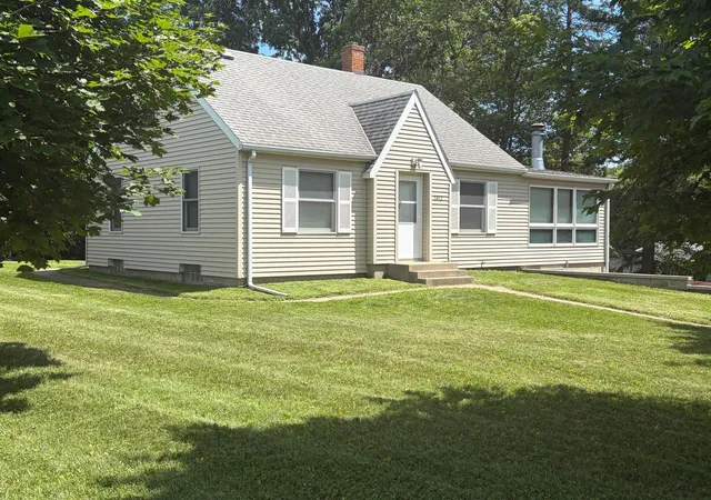 1st image of 1412 Hwy 71 Ne, Willmar, MN 56201 | MLS# 7105684