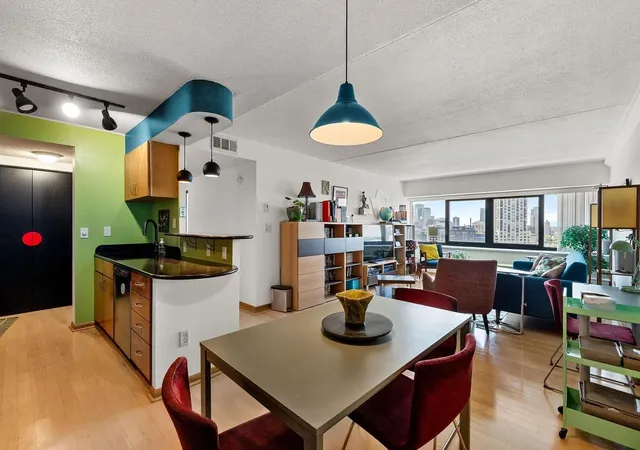 2nd image of 1920 S 1St St #1903, Minneapolis, MN 55454 | MLS# 7105699