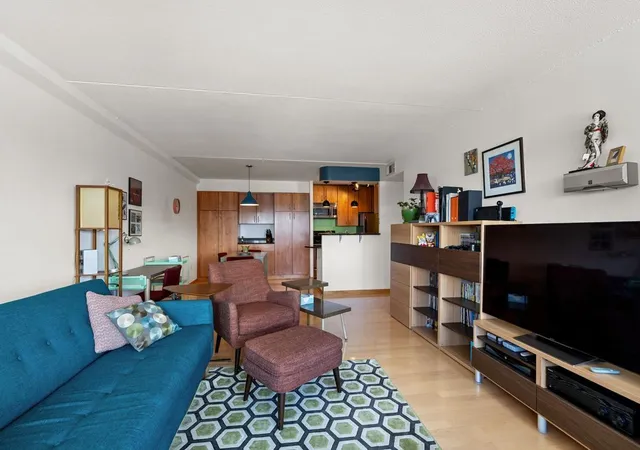 3rd image of 1920 S 1St St #1903, Minneapolis, MN 55454 | MLS# 7105699