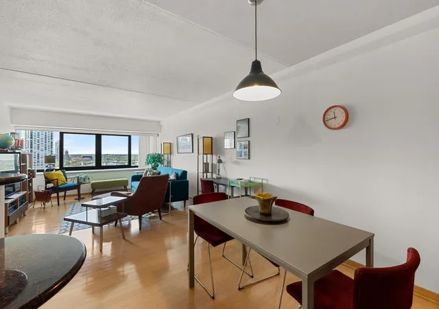 4th image of 1920 S 1St St #1903, Minneapolis, MN 55454 | MLS# 7105699