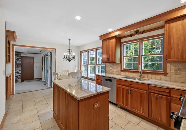 Photo 2 of Single family home for sale at 8906 138th Street Ct, Apple Valley, MN 55124 | MLS# 7105716 | Listing updated on 2026-10-09