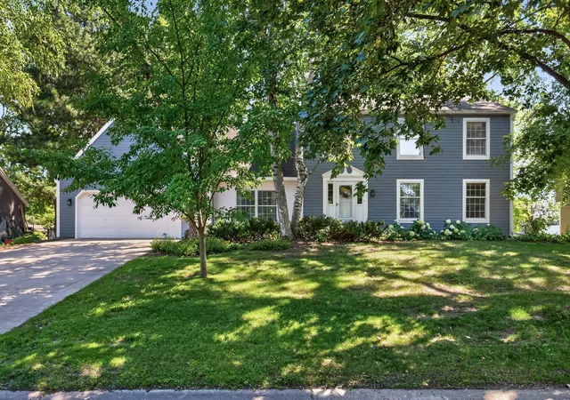 Photo 2 of Single family home for sale at 8906 138th Street Ct, Apple Valley, MN 55124 | MLS# 7105716 | Listing updated on 2026-07-24