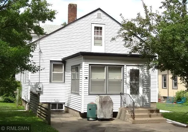 Photo 3 of Single family home for sale at 834 Cherokee Ave, Saint Paul, MN 55107 | MLS# 7105726 | Listing updated on 2026-10-12