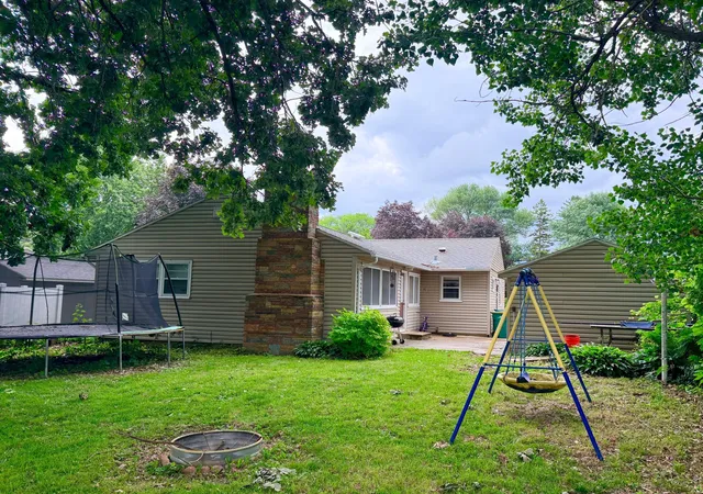 Photo 4 of Single family home for sale at 607 Edgewood Ave, Albert Lea, MN 56007 | MLS# 7105736 | Listing updated on 2026-10-05