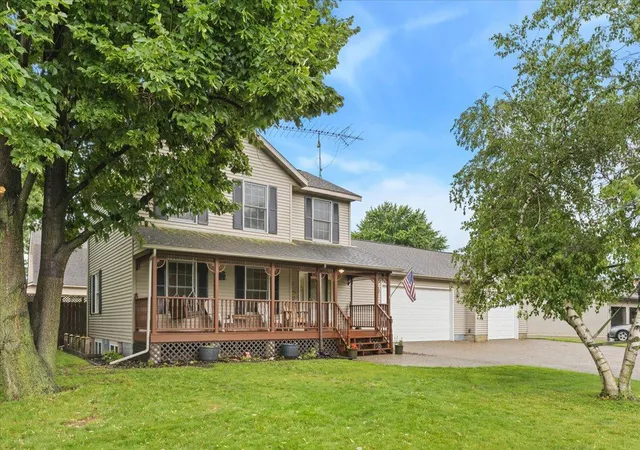 image of 624 S 7th St, Lake City, MN 55041 | MLS# 7105740