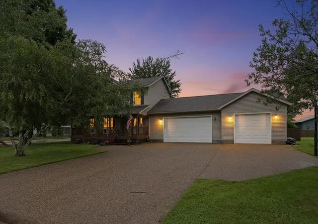 image of 624 S 7th St, Lake City, MN 55041 | MLS# 7105740