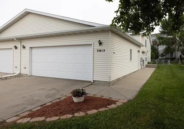 2nd image of 3015 Dakota Park Cir S, Fargo, ND 58104 | MLS# 7105744