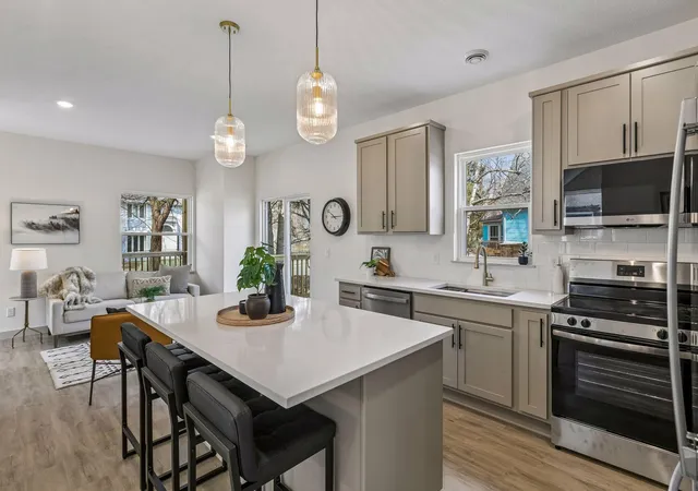 1st image of 2414 Como Ave Se, Minneapolis, MN 55414 | MLS# 7105746