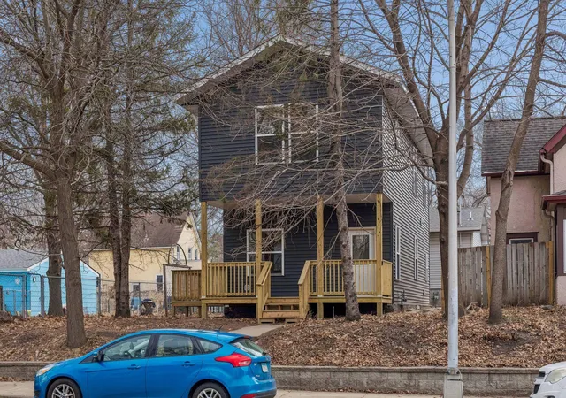 2nd image of 2414 Como Ave Se, Minneapolis, MN 55414 | MLS# 7105746