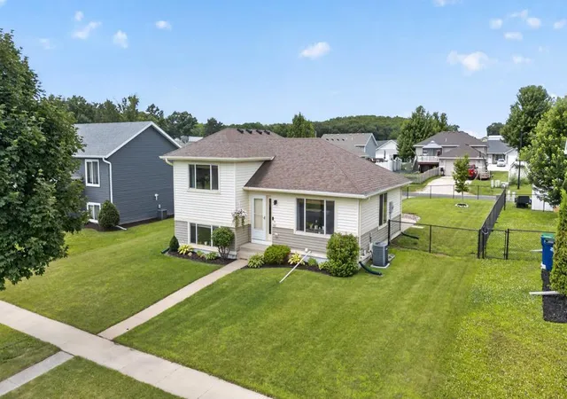 1st image of 522 Brook Ave, Saint Charles, MN 55972 | MLS# 7105752
