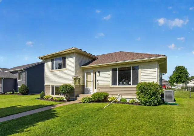 3rd image of 522 Brook Ave, Saint Charles, MN 55972 | MLS# 7105752