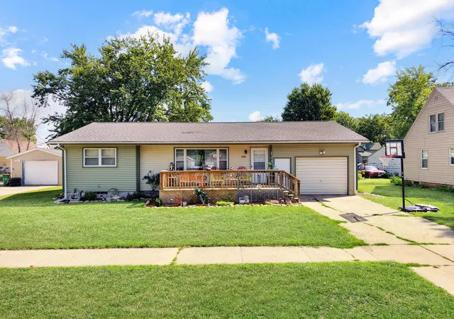 1st image of 506 Lynd St, Marshall, MN 56258 | MLS# 7105757