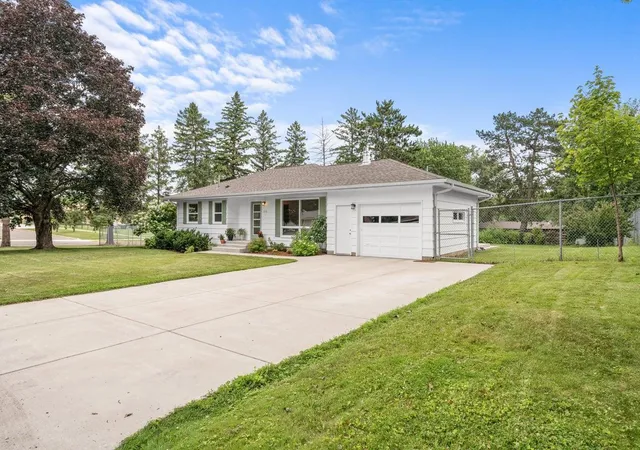 Homes for sale in Hudson, WI | 516 Gray St, Hudson, WI 54016 | MLS# 7105790
