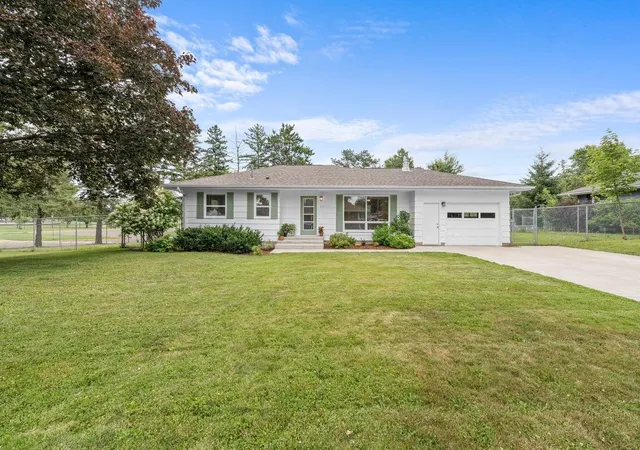 Homes for sale in Hudson, WI | 516 Gray St, Hudson, WI 54016 | MLS# 7105790