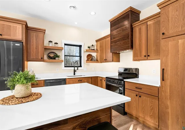 2nd image of 1560 Carlton Ave W, Cloquet, MN 55720 | MLS# 7105822