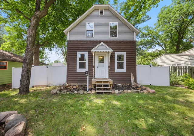 Photo 3 of Sale Pending at 337 Morrison St, Mora, MN 55051 | MLS# 7105829 | Listing updated on 2026-10-02