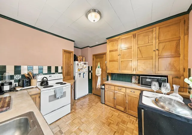 Photo 4 of House for sale at 4333 Beard Ave S, Minneapolis, MN 55410 | MLS# 7105840 | Listing updated on 2026-10-16