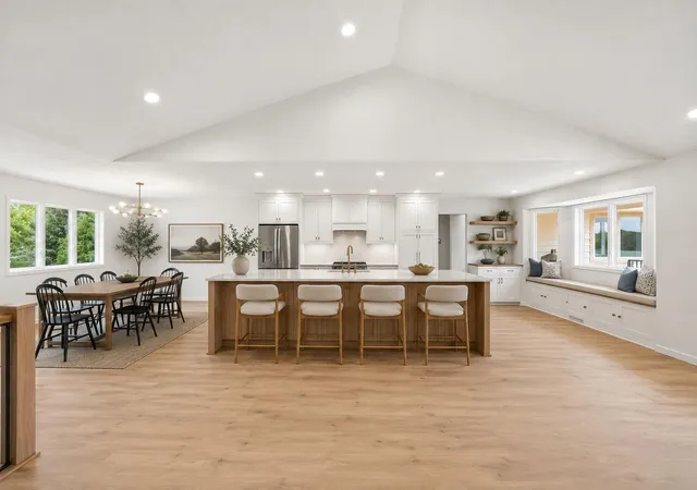 Photo 3 of Single family home for sale at 1085 W Shore Dr Sw, Hutchinson, MN 55350 | MLS# 7105841 | Listing updated on 2026-09-08