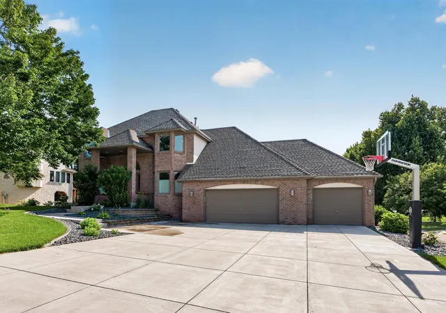 2nd image of 4283 Hillview Ln, Saint Paul, MN 55127 | MLS# 7105847