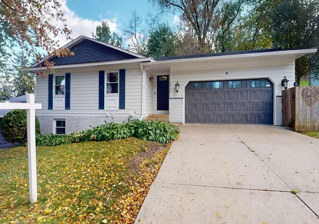 Photo 1 of Single family home for sale at 3926 Manorwoods Dr Nw, Rochester, MN 55901 | MLS# 7105899 | Listing updated on 2026-10-23